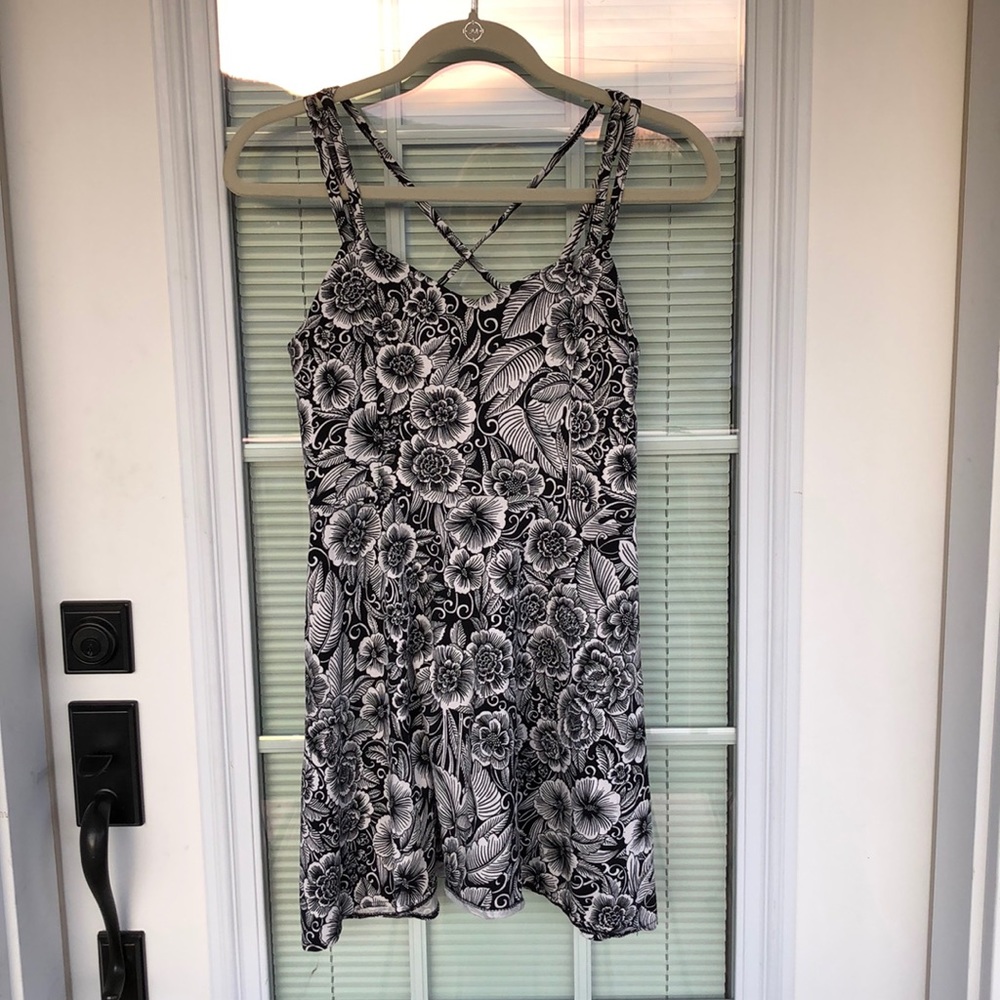 Aeropostale Black and White Mini Floral Dress M